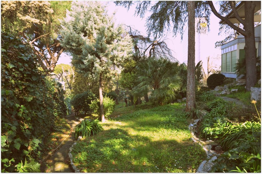 Casa Per Ferie Cardinal G. Guarino Bed and Breakfast Roma Exterior foto