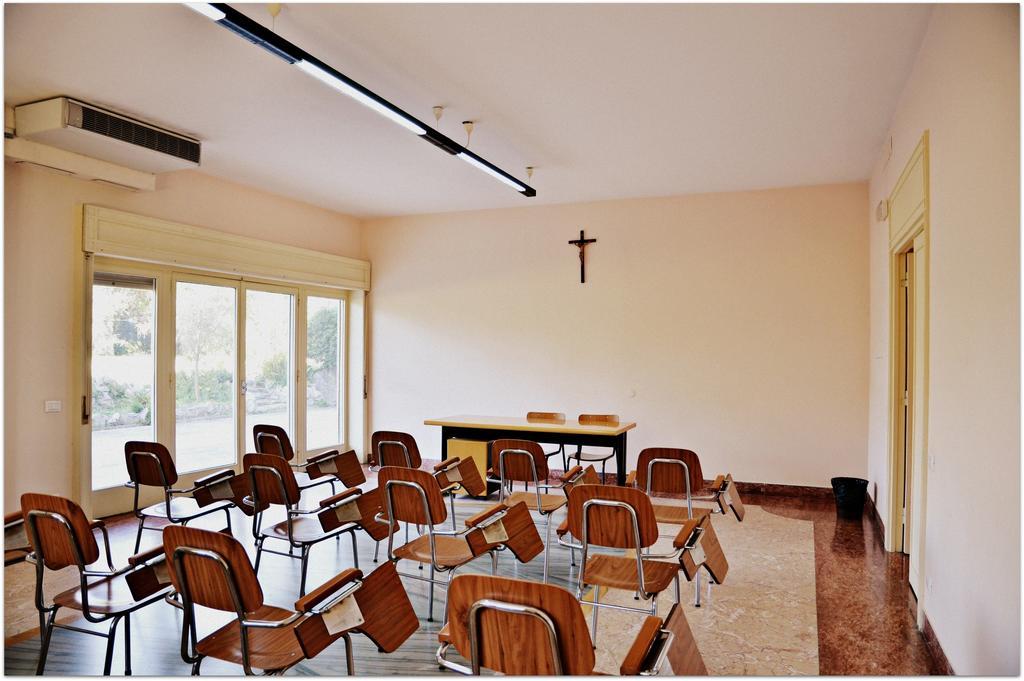 Casa Per Ferie Cardinal G. Guarino Bed and Breakfast Roma Exterior foto