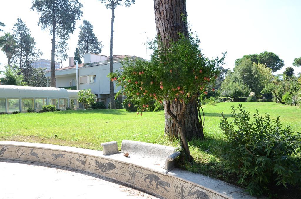 Casa Per Ferie Cardinal G. Guarino Bed and Breakfast Roma Exterior foto