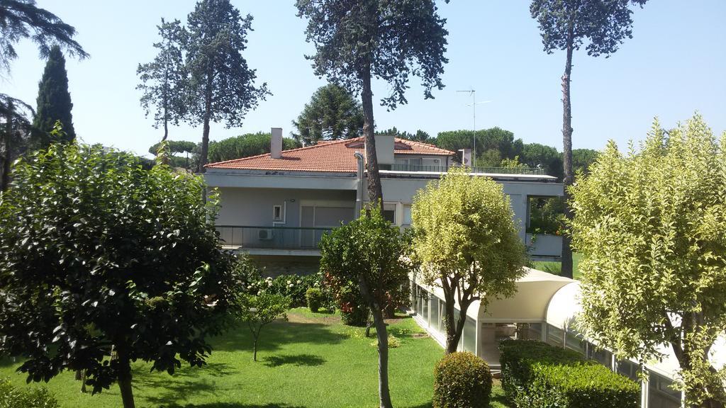Casa Per Ferie Cardinal G. Guarino Bed and Breakfast Roma Exterior foto