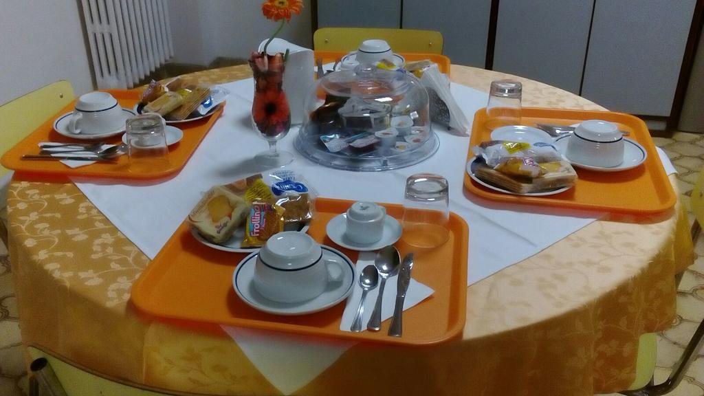 Casa Per Ferie Cardinal G. Guarino Bed and Breakfast Roma Exterior foto