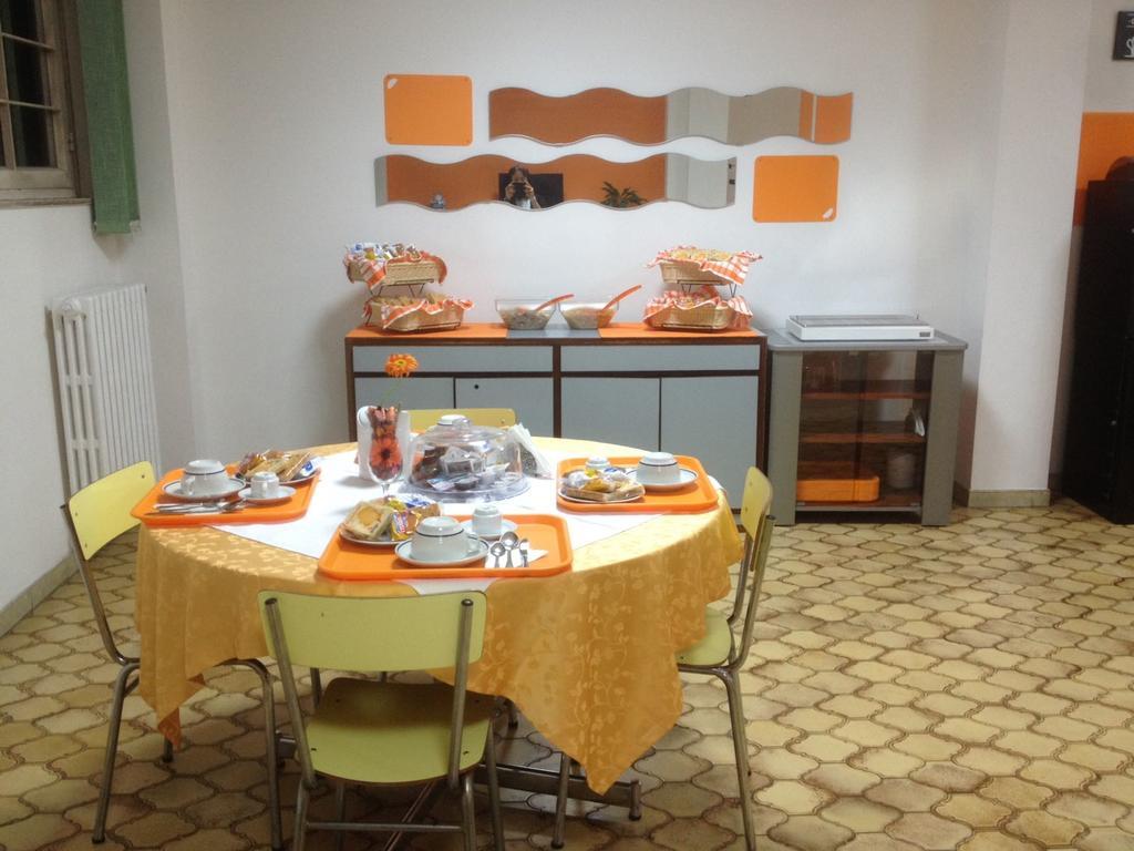 Casa Per Ferie Cardinal G. Guarino Bed and Breakfast Roma Exterior foto